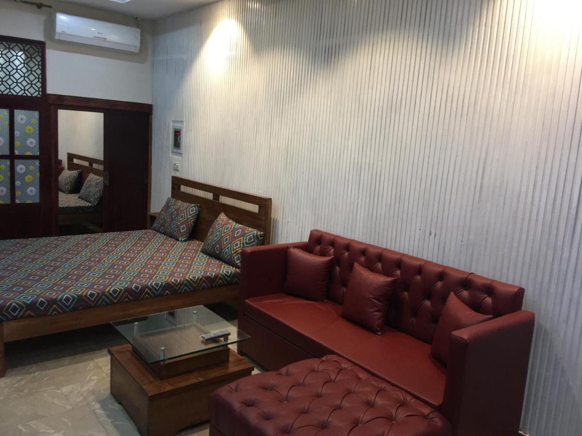 One Bed Studio Apartment Near Shaukat Khanum Lahore Exterior foto